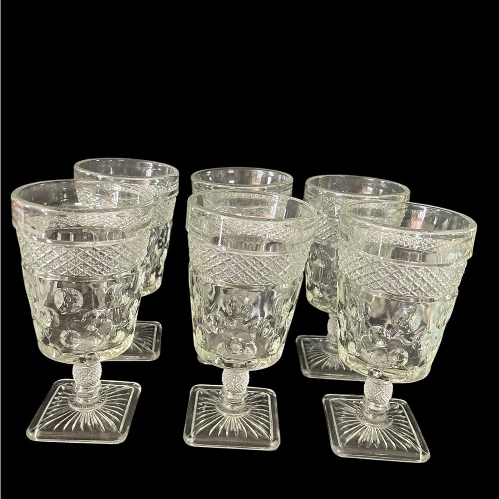 McKee Opal Clear Glass
Water Goblet 1950s Set Of 6
Gorgeous Criss-Cross Dot